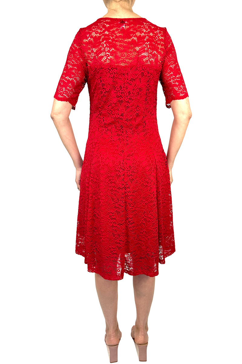 Robe rouge en dentelle pour femme, design classique et élégant - Fabriquée au Canada - Yvonne Marie